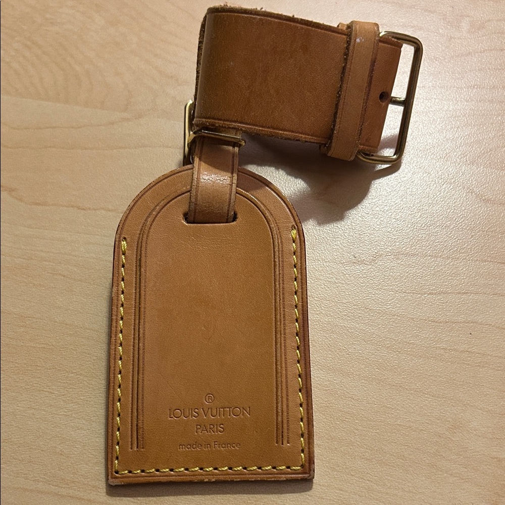 Louis Vuitton Brown Leather Bag Tag with Poignet in EUC